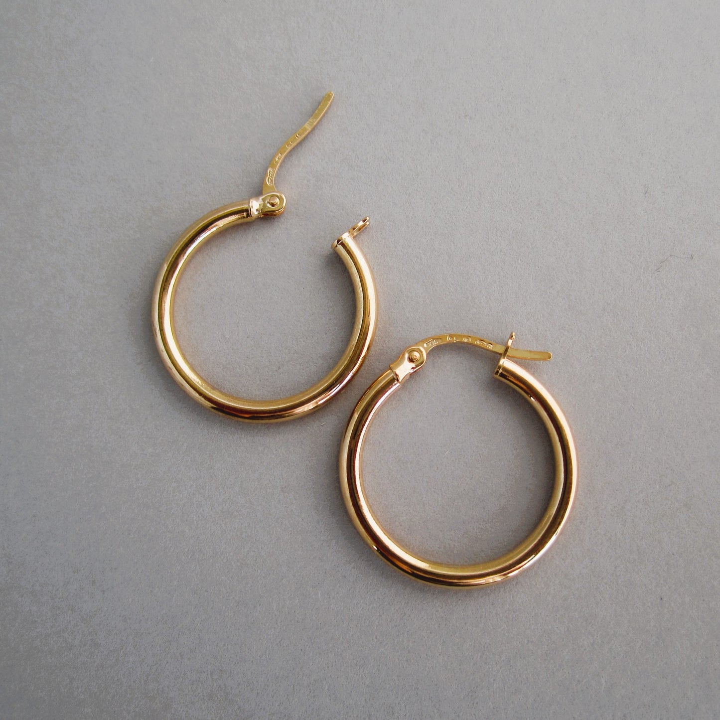 Creole 9ct Gold Hoop Earring 15mm