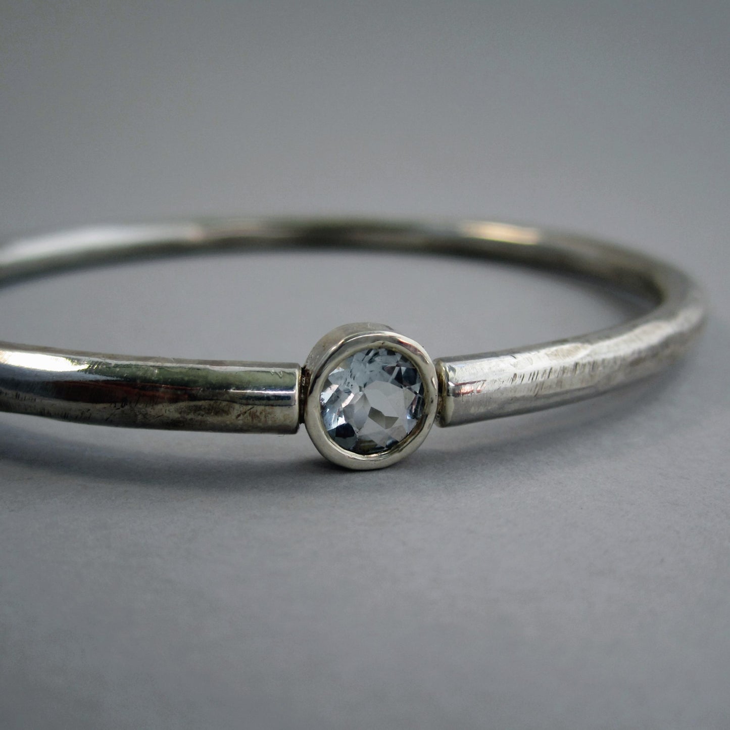 Suspension Sterling Silver & Aquamarine Oval Bangle