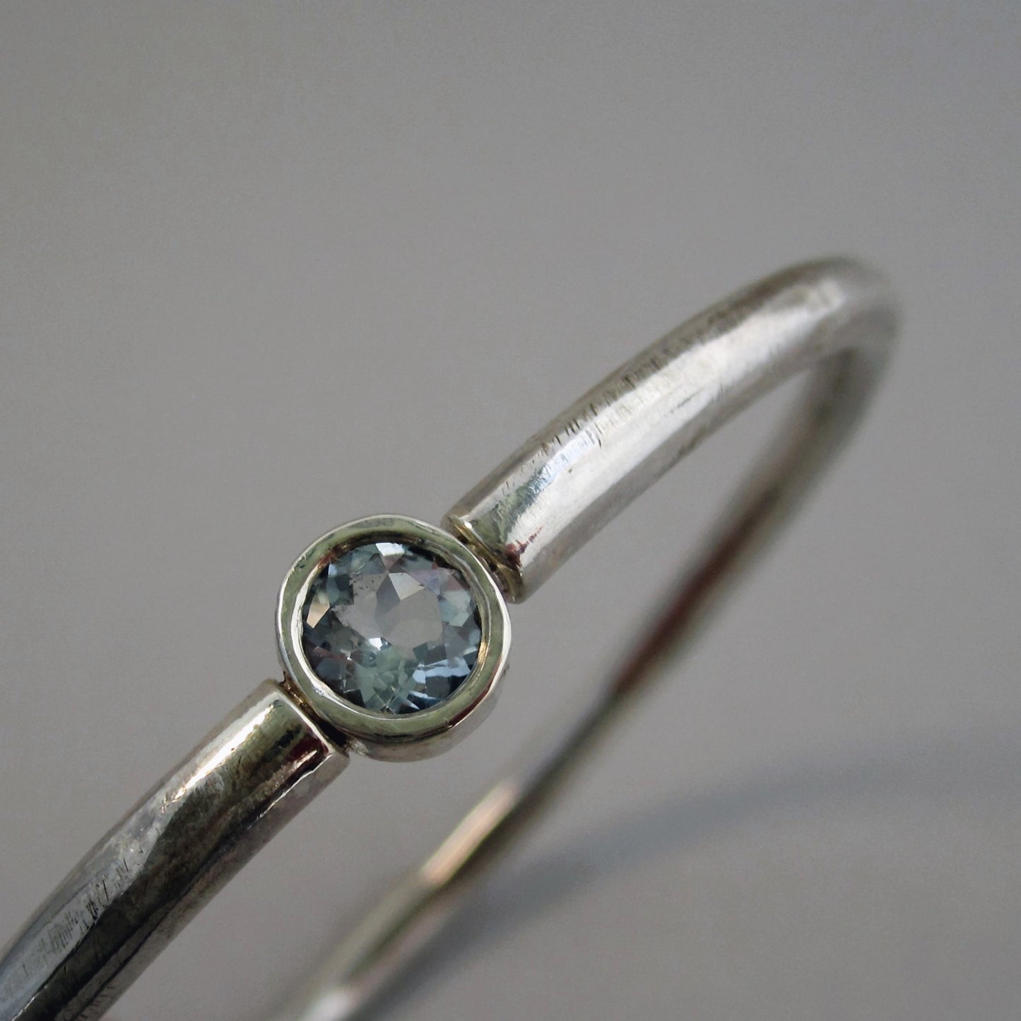 Suspension Sterling Silver & Aquamarine Oval Bangle