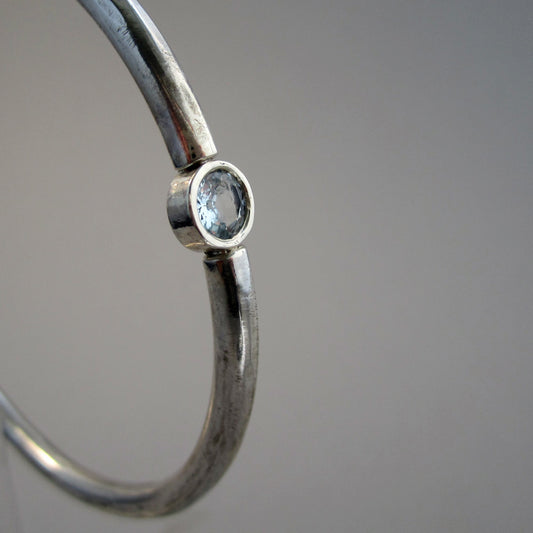 Suspension Sterling Silver & Aquamarine Oval Bangle