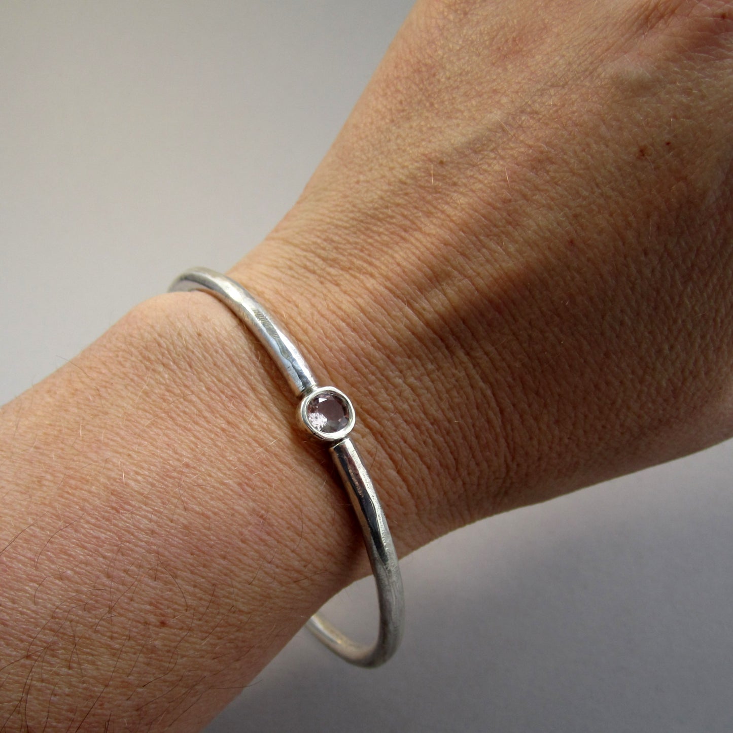 Suspension Sterling Silver & Pink Tourmaline Oval Bangle