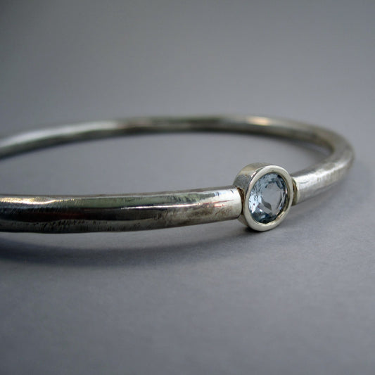 Suspension Sterling Silver & Aquamarine Oval Bangle